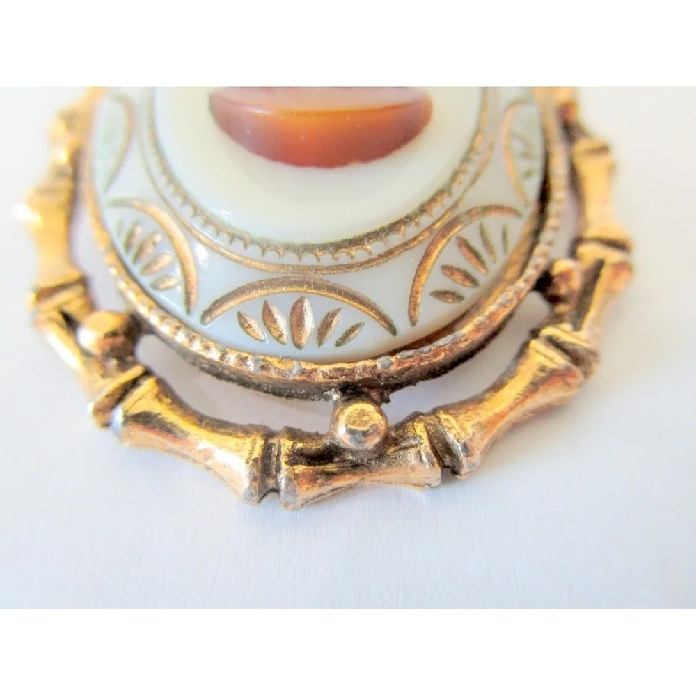 Vintage Cameo Brooch Pendant Pin Root Beer Glass with Bamboo Style Frame